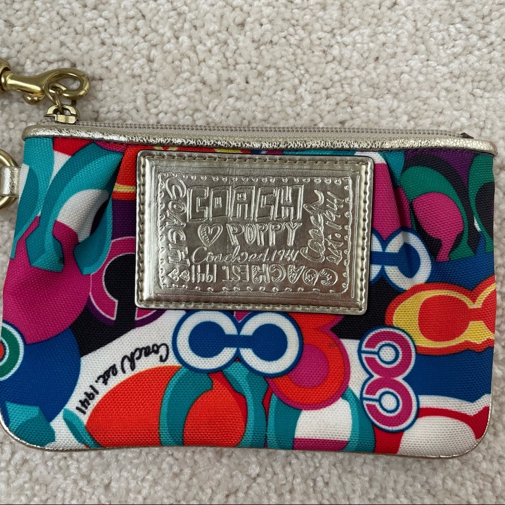 Coach wristlet: Poppy collection